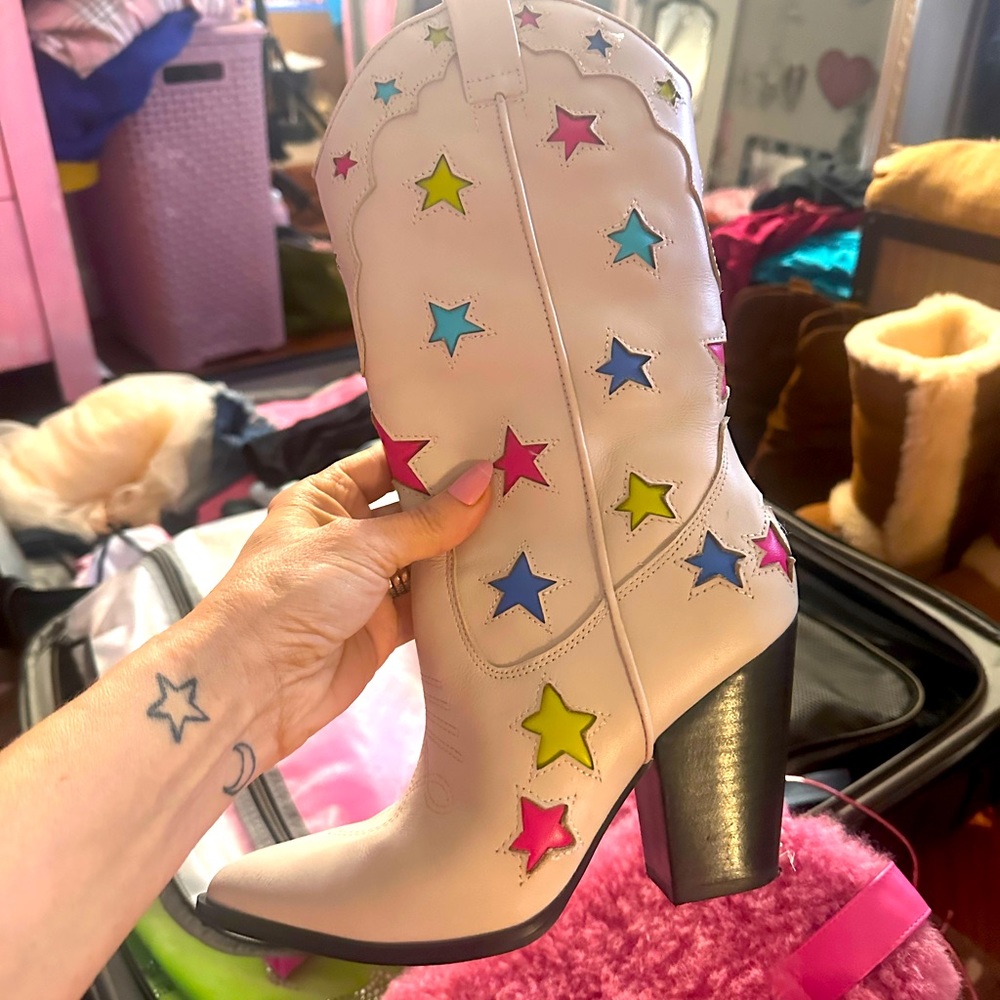 Gorgeous, Steve Madden, leather cowboy boots with colored stars SOLD OUT 6